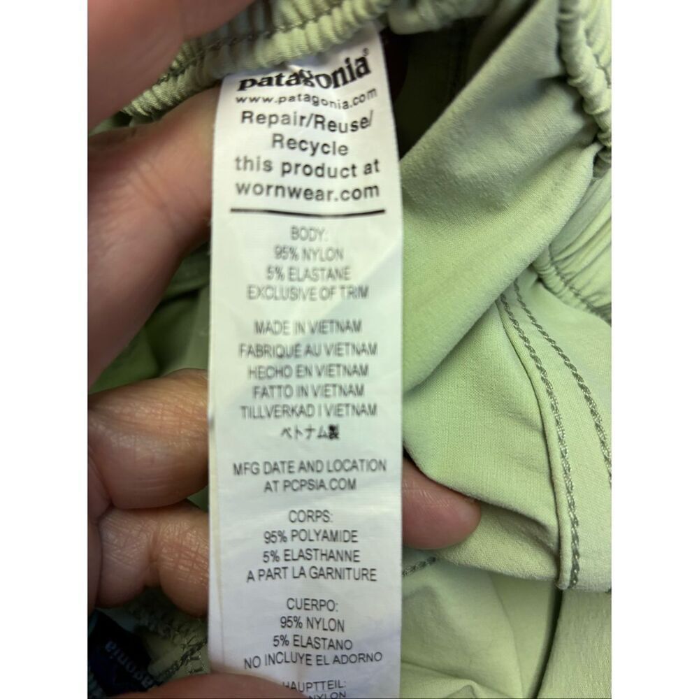 Patagonia Women's Light Green Cargo Shorts with Blue Belt - Picture 7 of 7